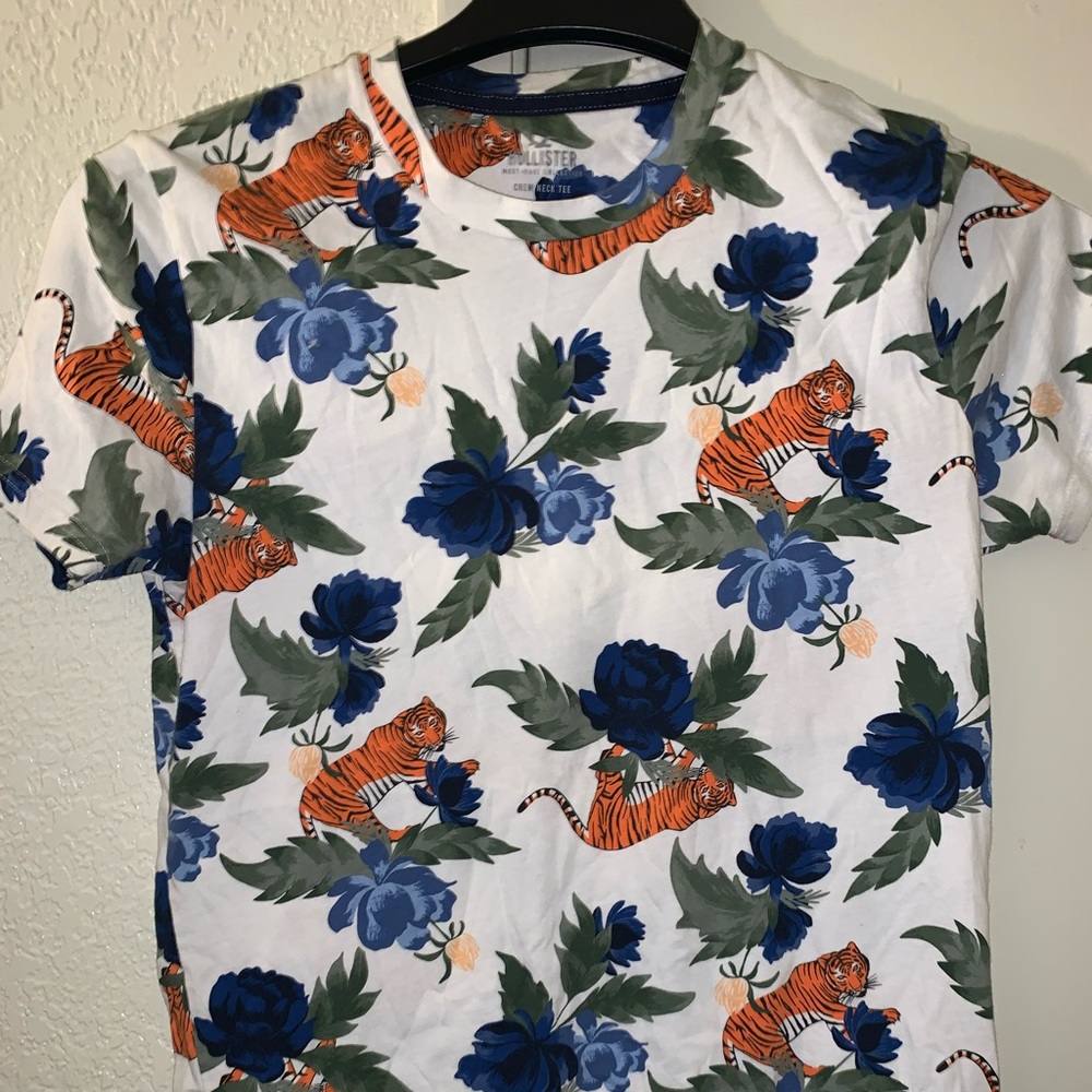 Hollister Mens Tiger & Flowers T-Shirt
